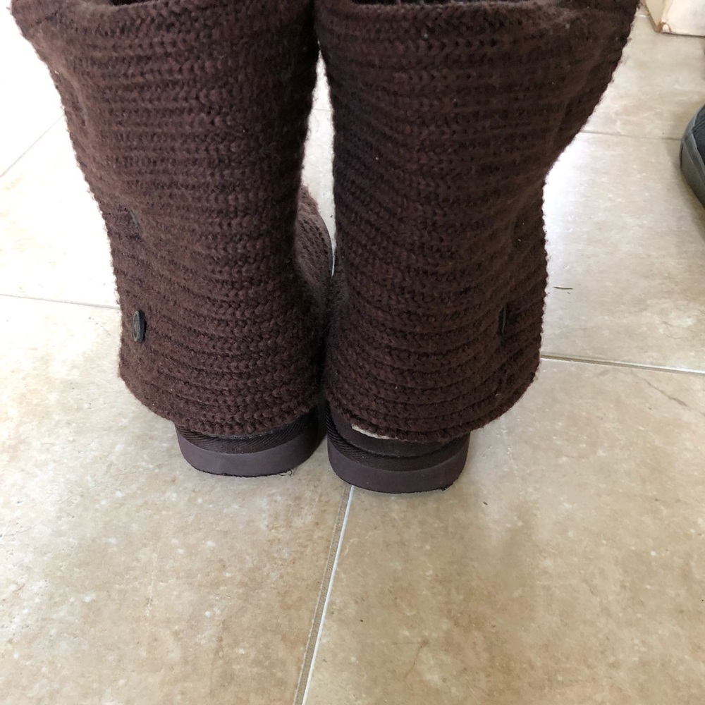 Uggs - Picture 3 of 5